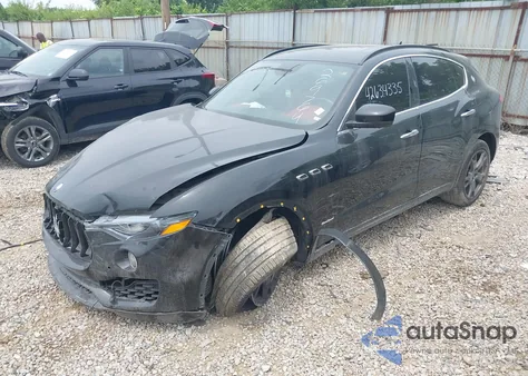 2018 Maserati Levante Gransport из США, поврежденный, VIN ZN661XUS0JX269764